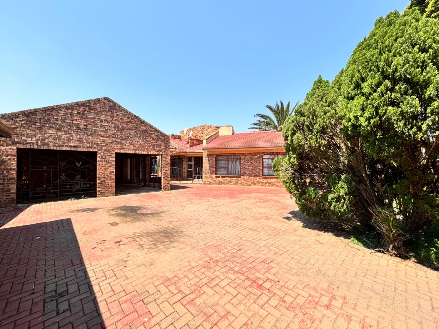 4 Bedroom Property for Sale in Parys Free State